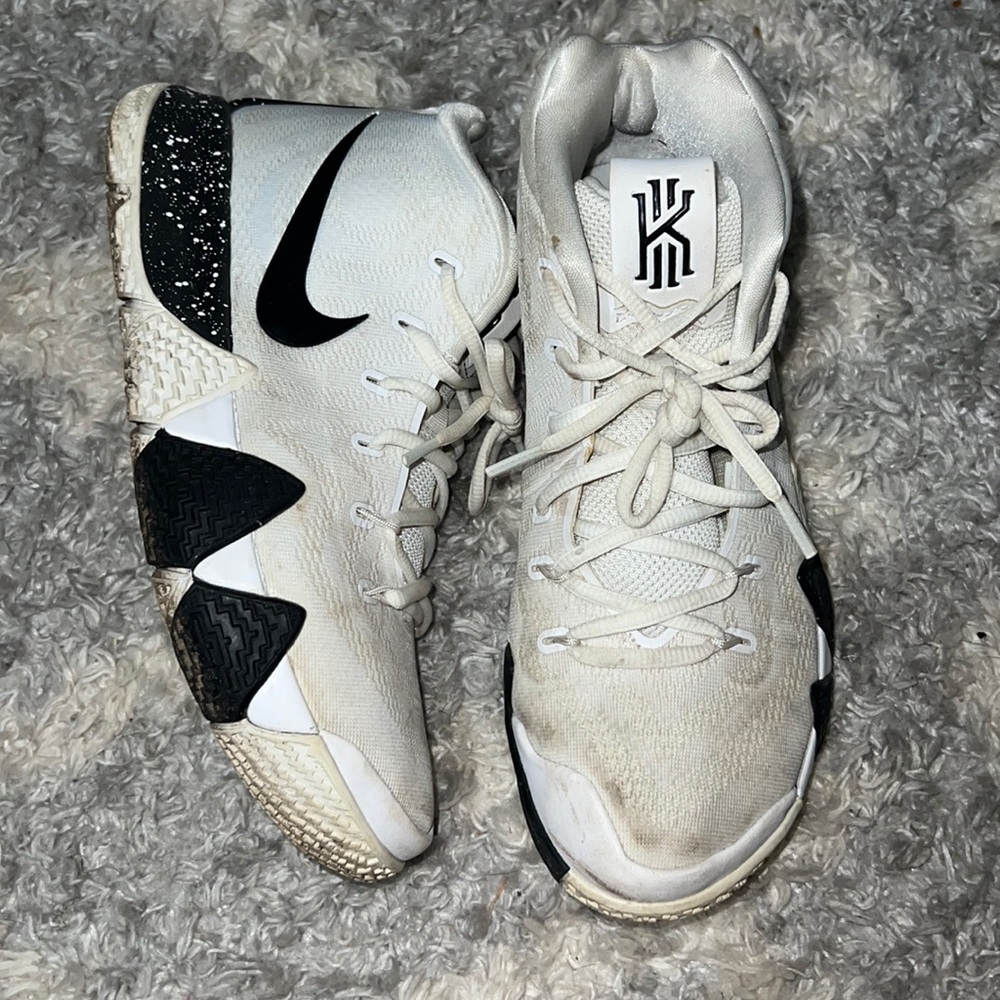 Kyrie 4 basketball shoes
